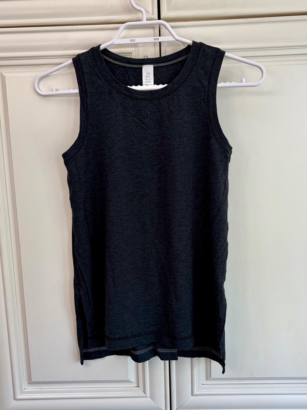 Ivivva by Lululemon girl’s muscle tank top